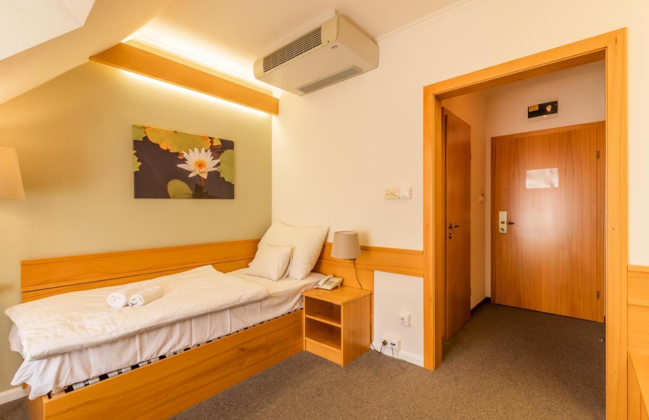 Aqua Hotel Termál Mosonmagyaróvár Esterno foto