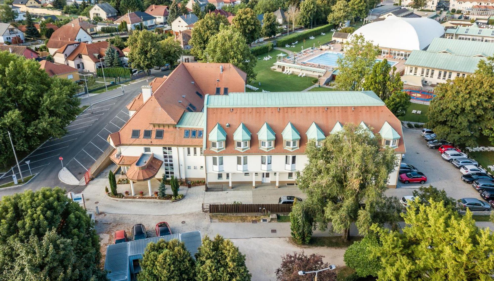 Aqua Hotel Termál Mosonmagyaróvár Esterno foto