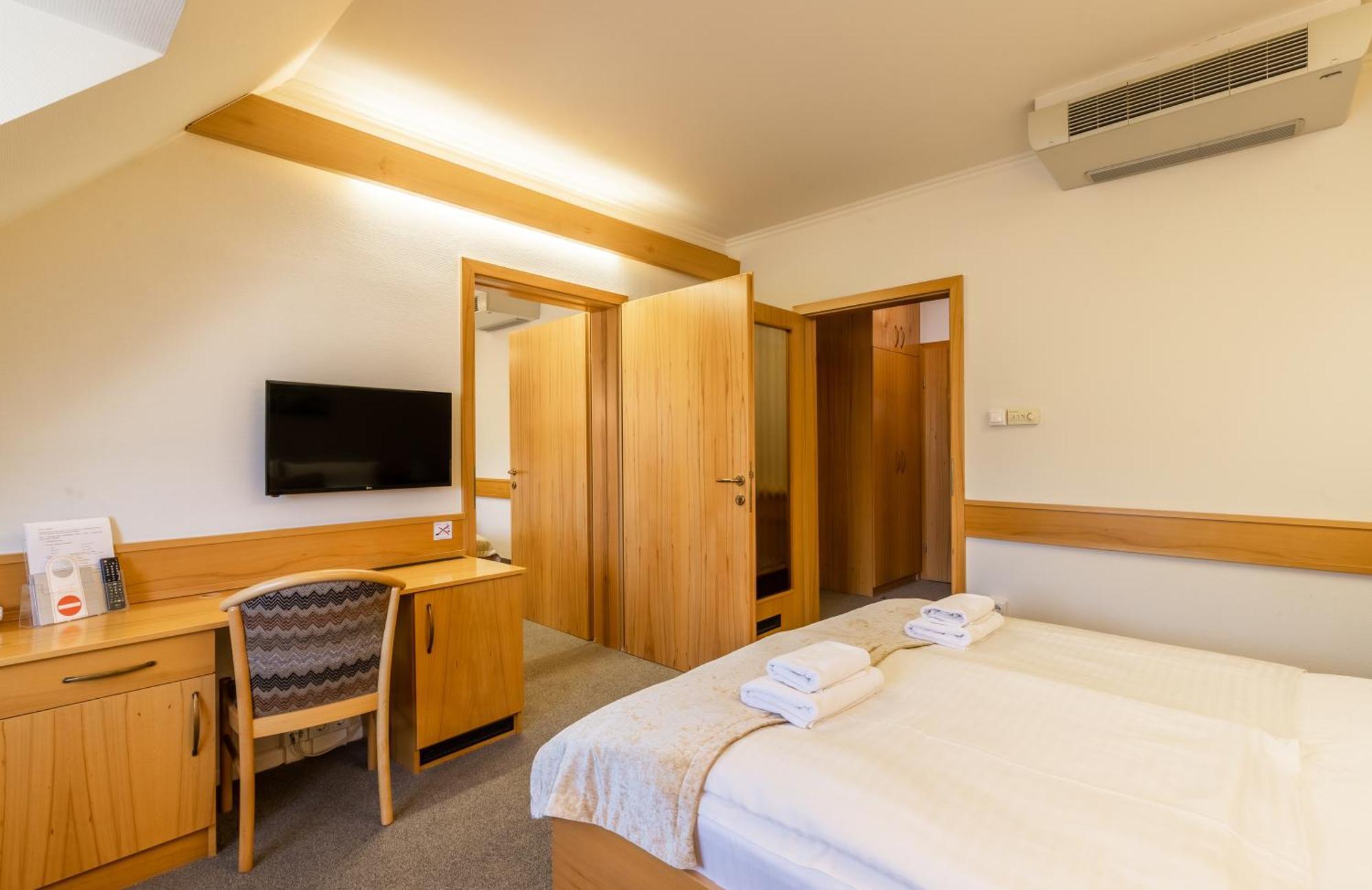Aqua Hotel Termál Mosonmagyaróvár Esterno foto