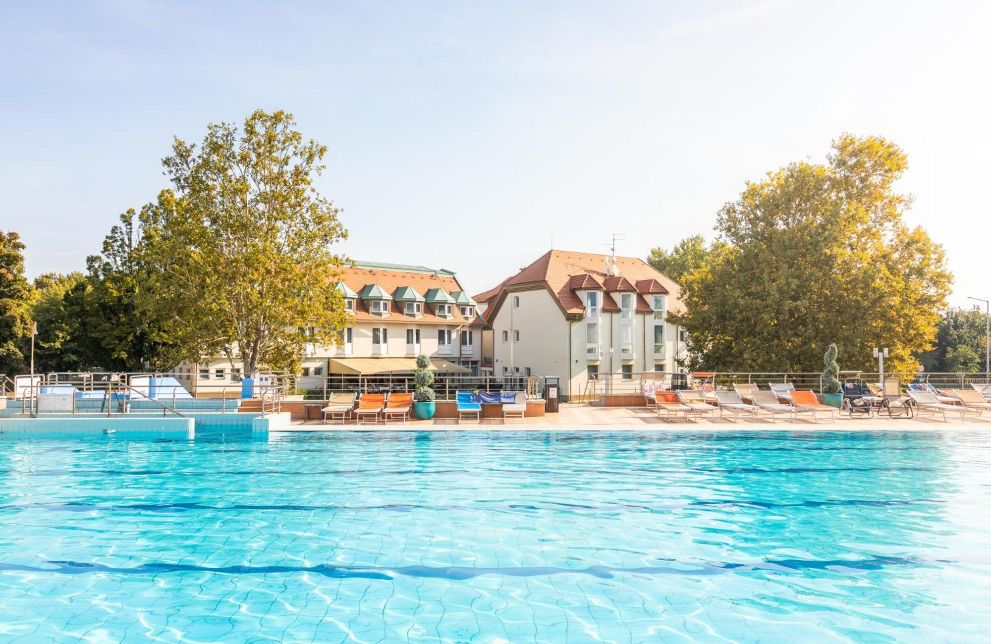 Aqua Hotel Termál Mosonmagyaróvár Esterno foto
