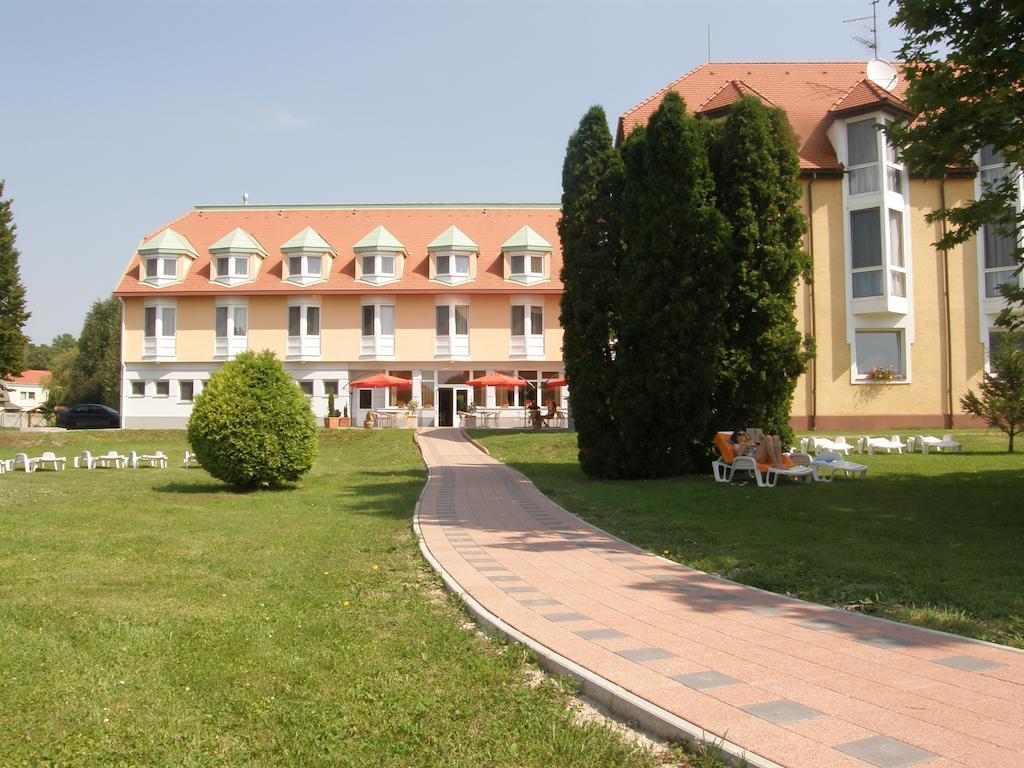 Aqua Hotel Termál Mosonmagyaróvár Esterno foto