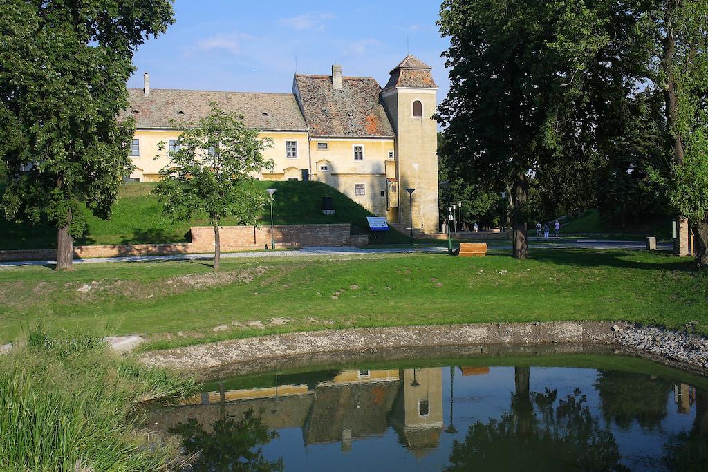 Aqua Hotel Termál Mosonmagyaróvár Esterno foto