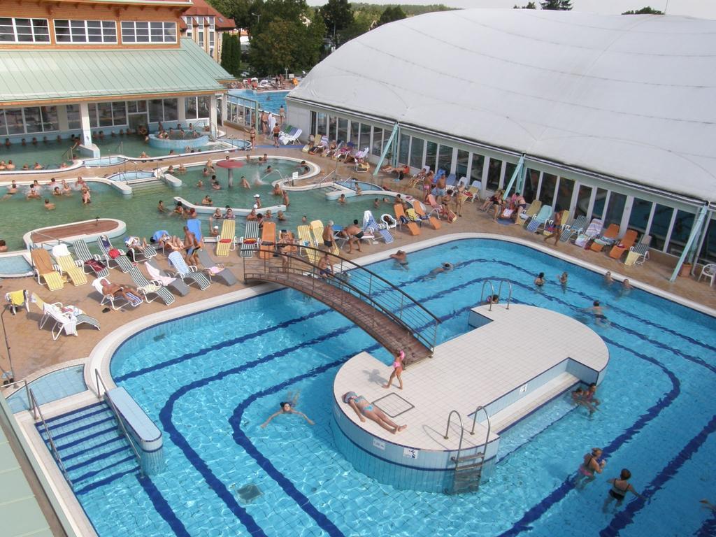 Aqua Hotel Termál Mosonmagyaróvár Esterno foto